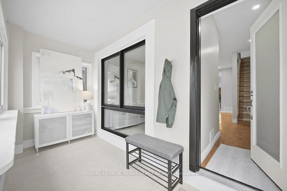350 Lumsden Avenue, Toronto, ON M4C 2L3 – photo 3