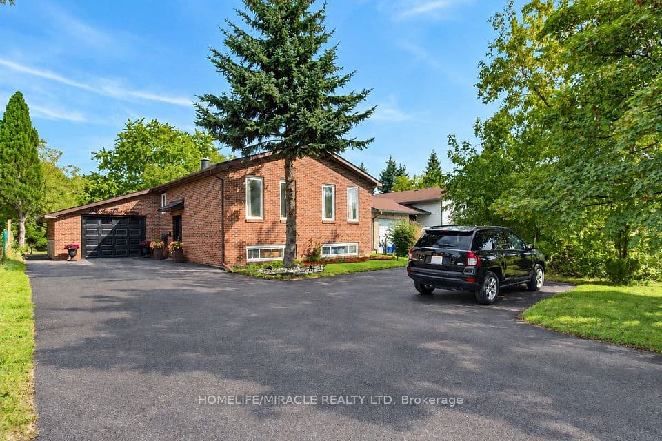 696 Sheppard Avenue, Pickering, ON L1V 1G3 – main photo