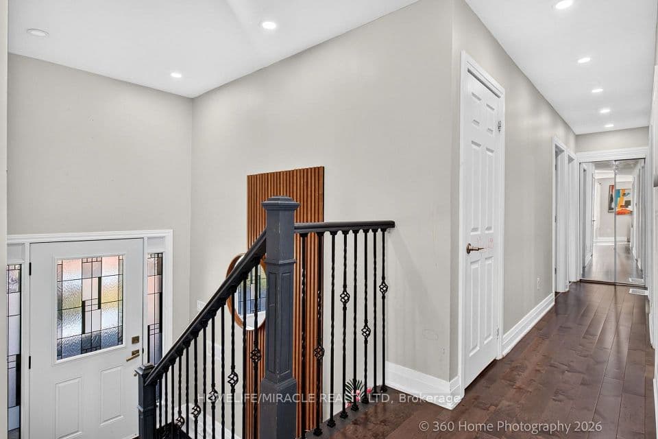 696 Sheppard Avenue, Pickering, ON L1V 1G3 – photo 2