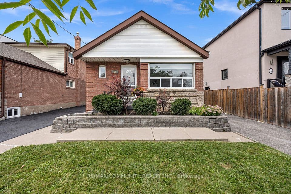 50 Joanith Drive, Toronto, ON M4B 1S7 – main photo