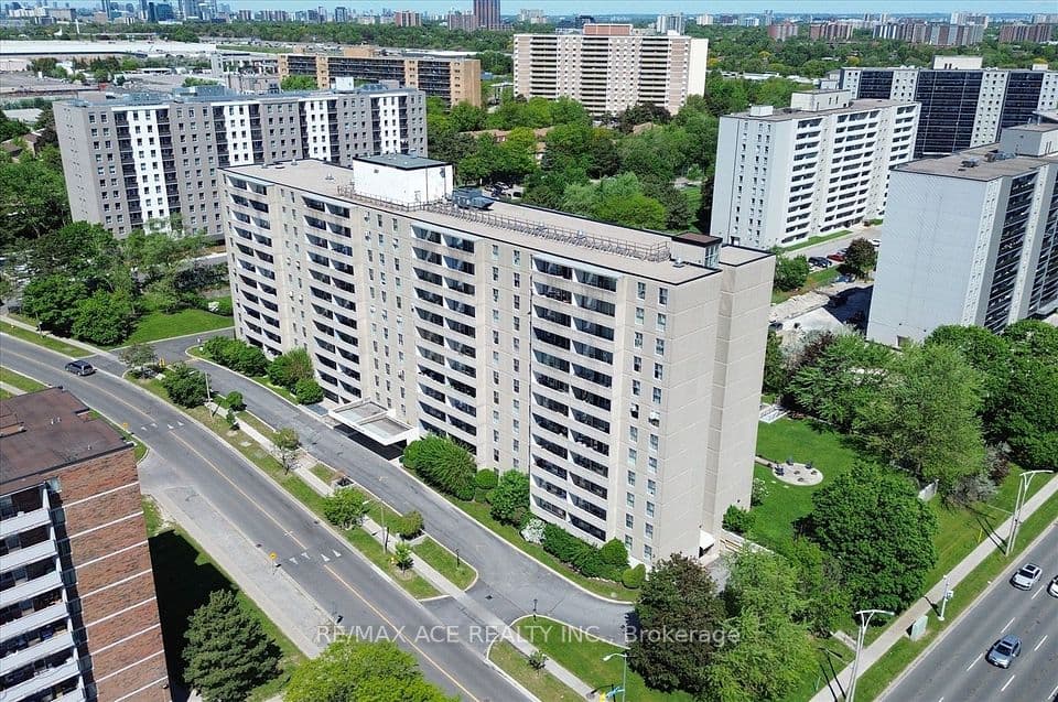 2 Glamorgan Avenue 803, Toronto, ON M1P 2M8 – photo 2