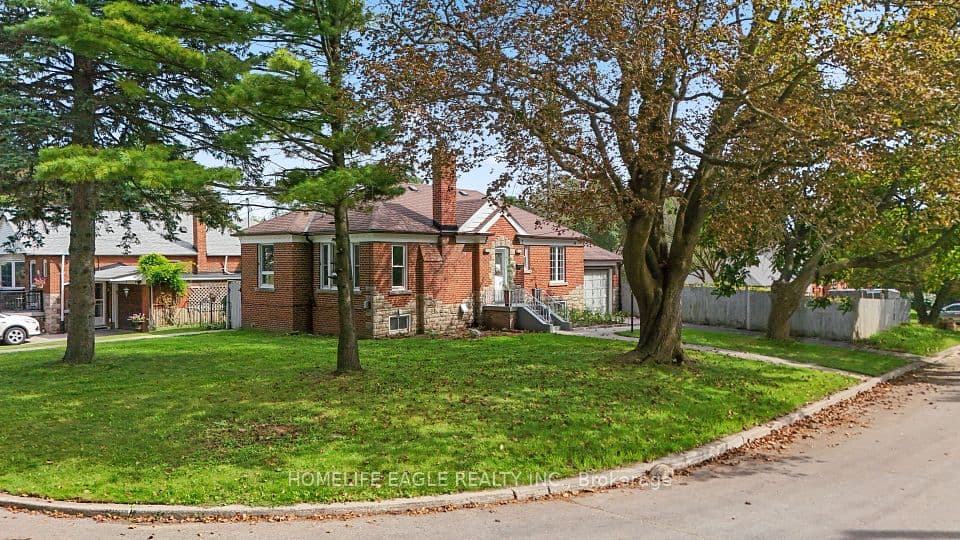 3 Bluewater Avenue, Toronto, ON M1N 1K3 – main photo