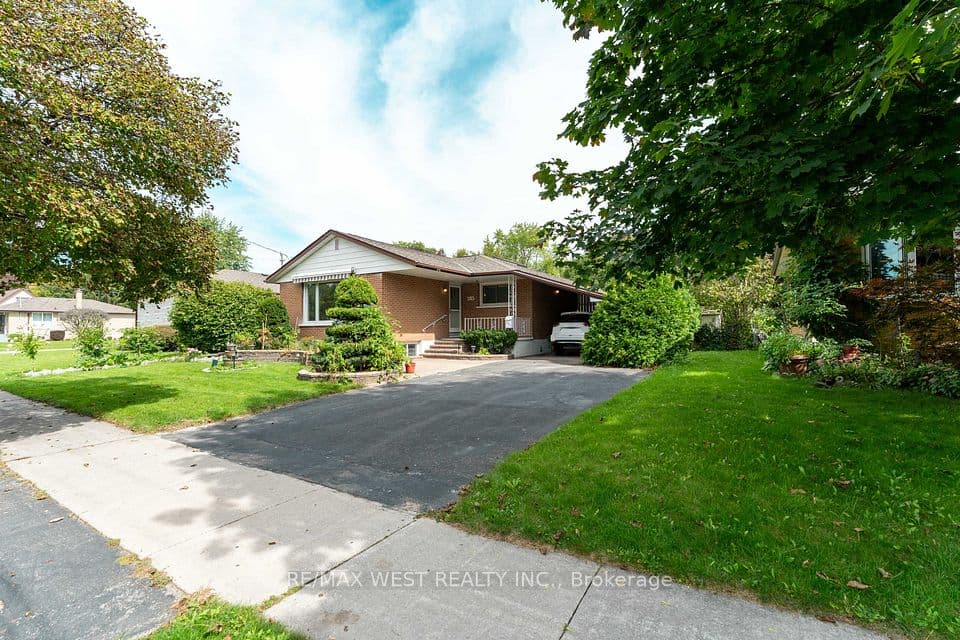 203 Lupin Drive, Whitby, ON L1N 1Y2 – photo 2