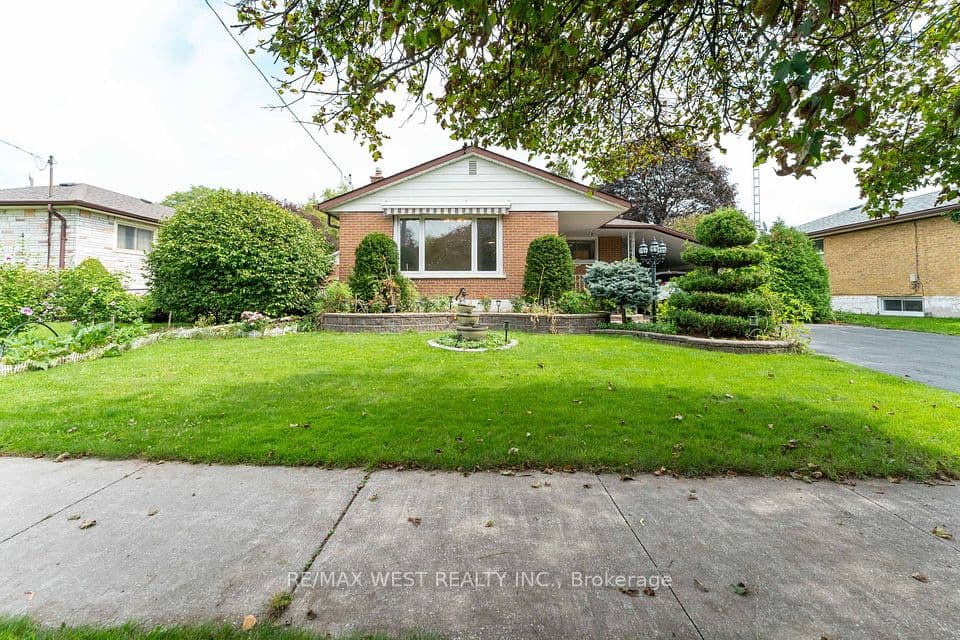 203 Lupin Drive, Whitby, ON L1N 1Y2 – main photo
