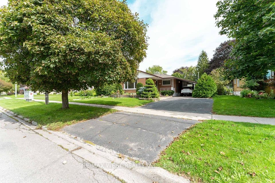 203 Lupin Drive, Whitby, ON L1N 1Y2 – photo 3