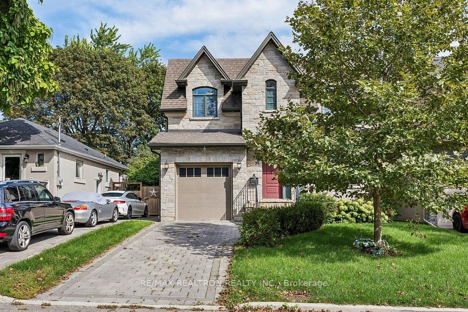 35 Neilson Avenue, Toronto, ON M1M 2S3 – photo 2