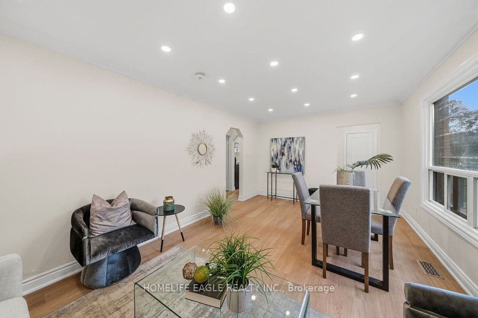 82 Scarborough Heights Boulevard, Toronto, ON M1M 2V4 – photo 3