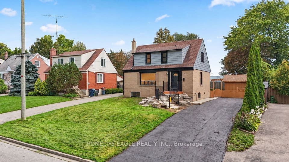 82 Scarborough Heights Boulevard, Toronto, ON M1M 2V4 – main photo