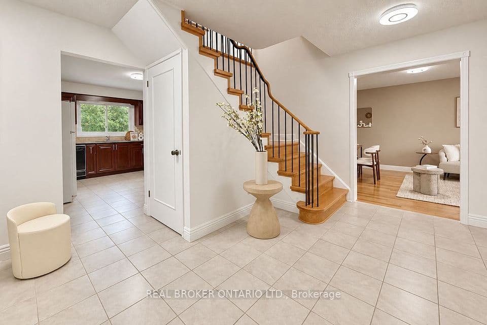 89 Bushmills Square, Toronto, ON M1V 1K5 – photo 3