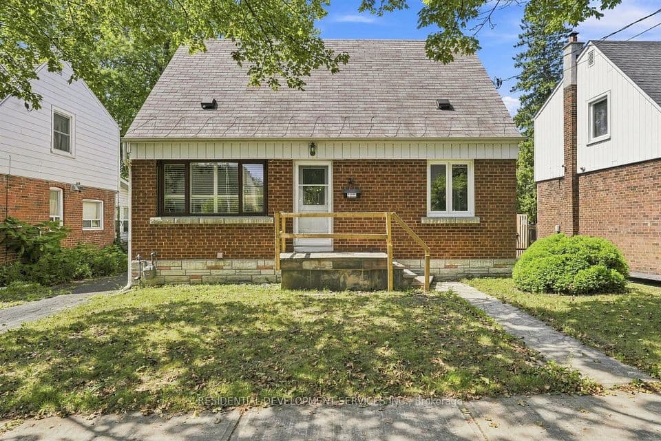 21 Eastgate Crescent, Toronto, ON M1L 1X1 – main photo