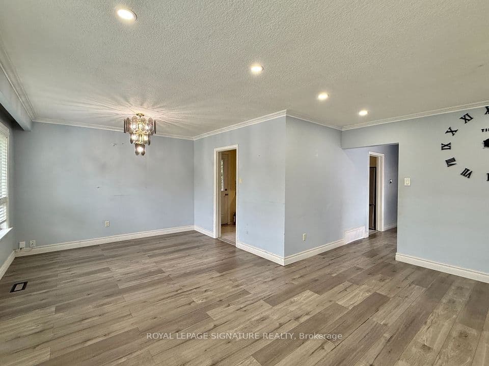 4 Wantanopa Crescent, Toronto, ON M1H 2B3 – photo 3