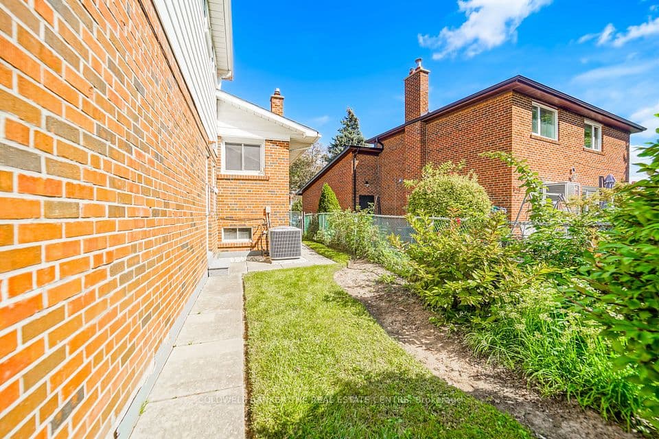 111 Briarscross Boulevard, Toronto, ON M1S 3K6 – photo 3
