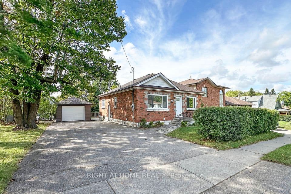 488 Cromwell Avenue, Oshawa, ON L1J 4V2 – main photo