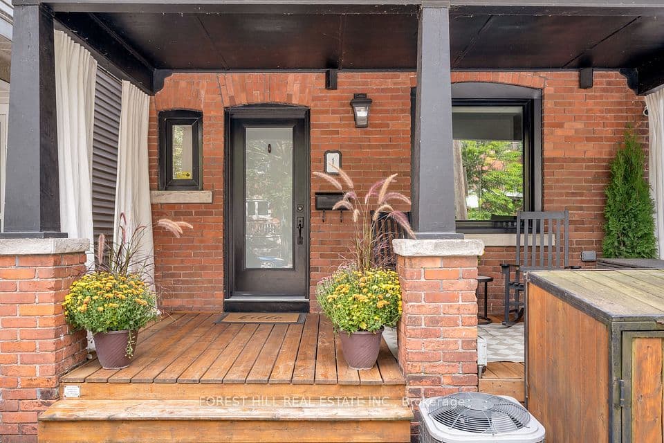 1 Balmy Avenue, Toronto, ON M4E 1C7 – photo 3