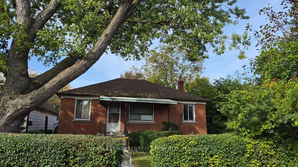 228 South Woodrow Boulevard, Toronto, ON M1N 3L9 – main photo