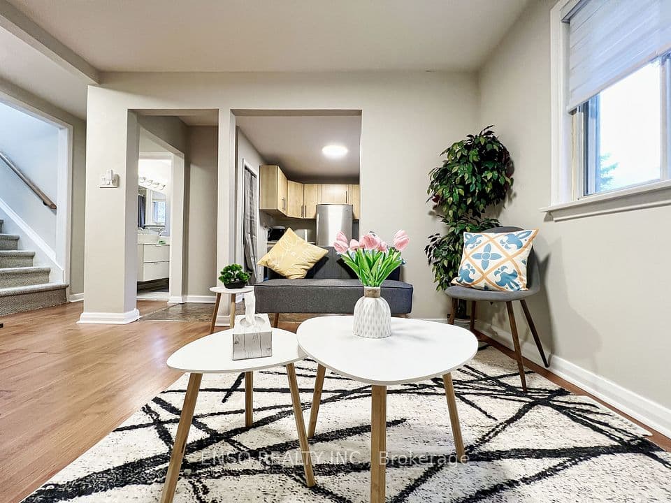 24 Gentry Crescent, Richmond Hill, ON L4C 2G9 – photo 3
