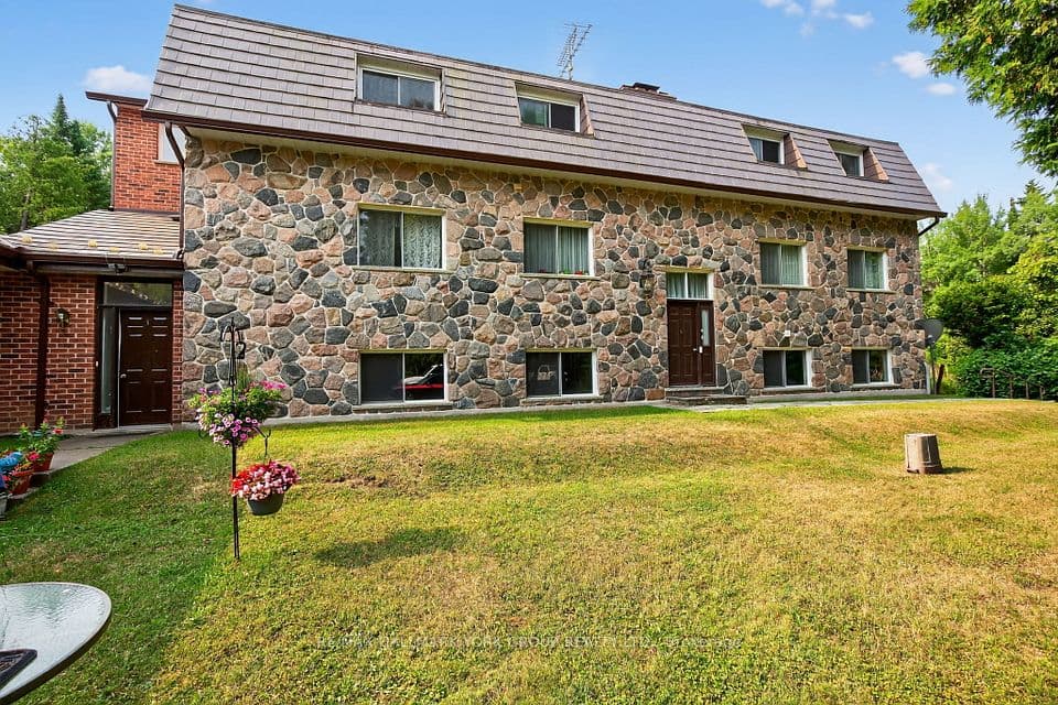 245 Davis Drive, Uxbridge, ON L4A 7X4 – photo 2