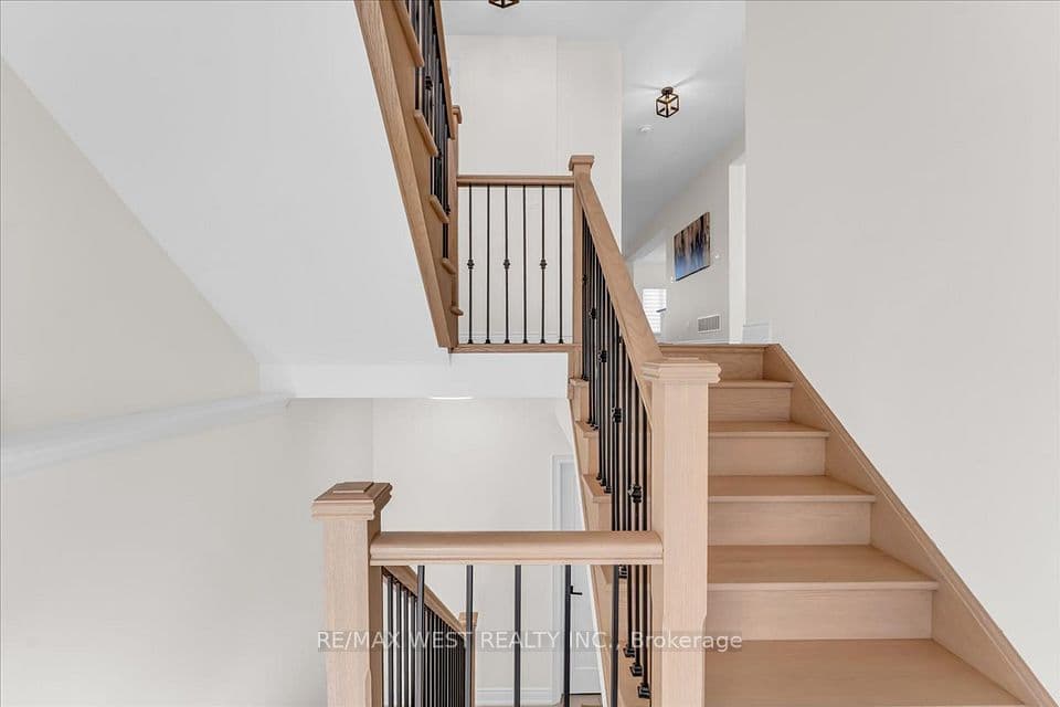 16 Janes Crescent, New Tecumseth, ON L9R 0T2 – photo 2