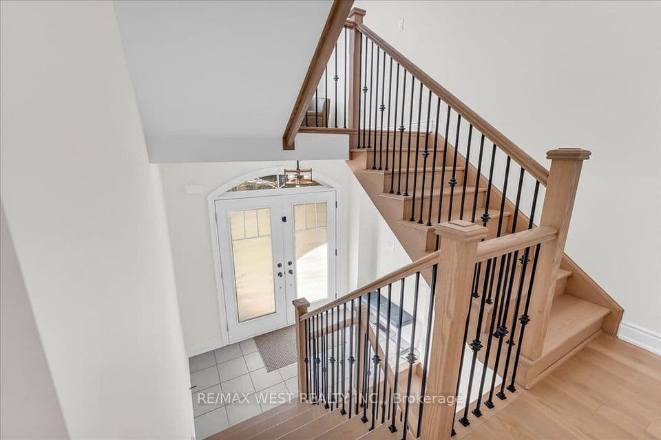 16 Janes Crescent, New Tecumseth, ON L9R 0T2 – photo 3