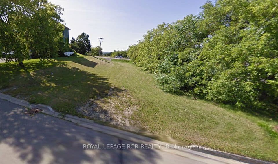 9-11 Annamaria Drive, Georgina, ON L4P 3H8 – main photo
