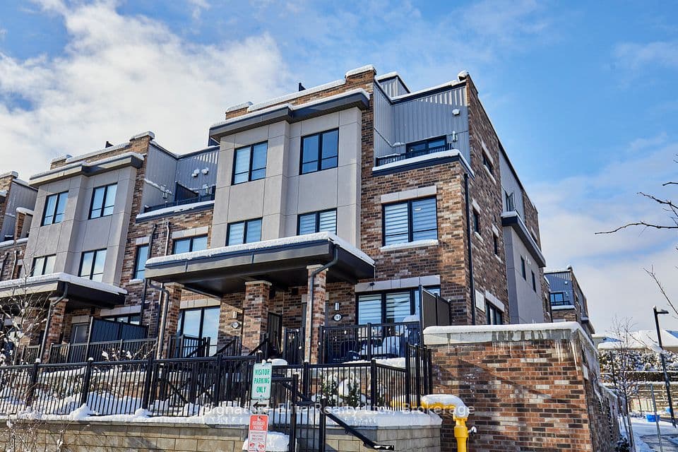 70 Baynes Way 8, Bradford West Gwillimbury, ON L3Z 4M3 – photo 2