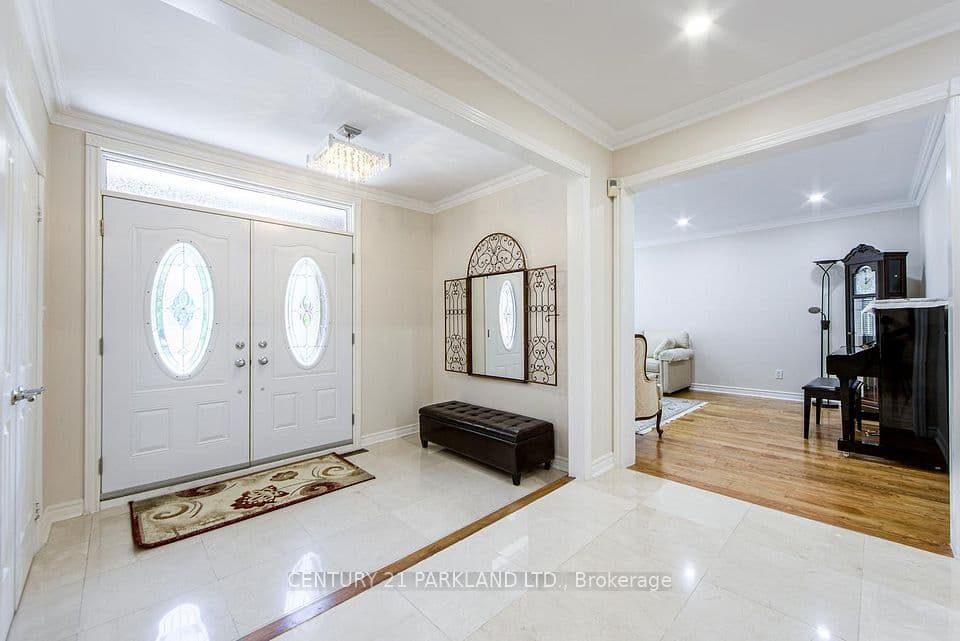 112 Strathearn Avenue, Richmond Hill, ON L4B 2L2 – photo 2