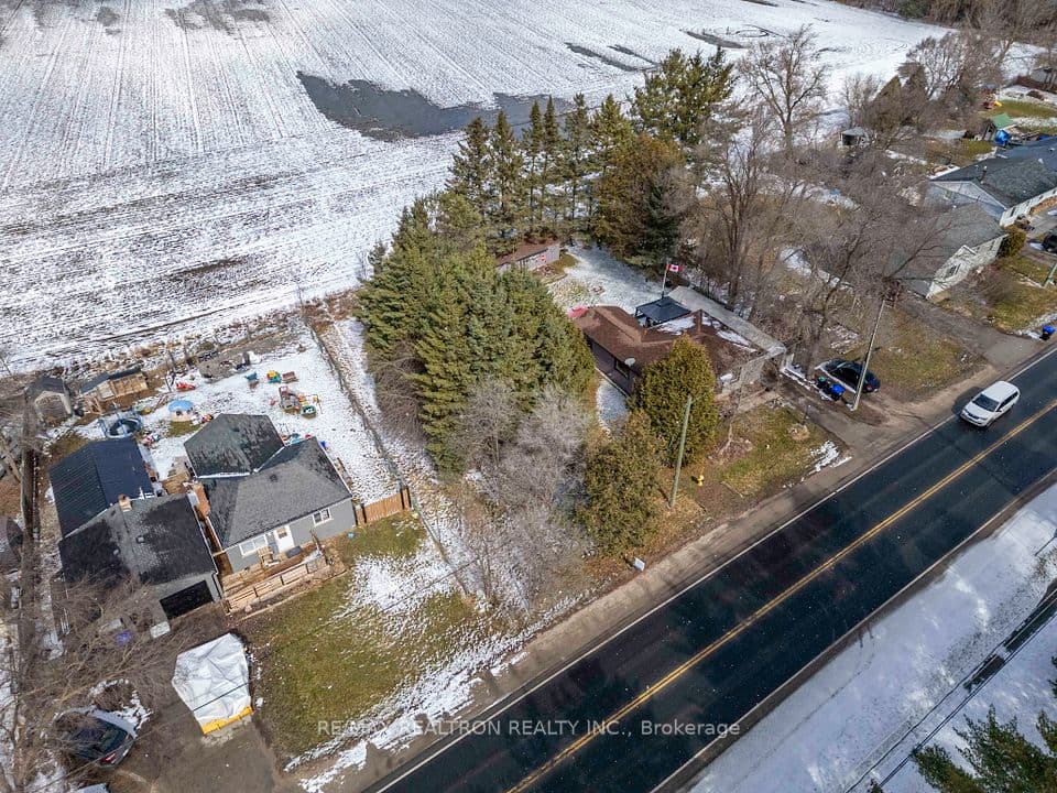 18 Brentwood Road W, Essa, ON L0M 1B0 – main photo
