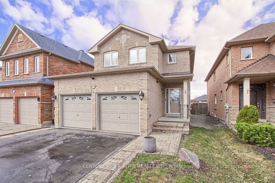 484 Menczel Crescent, Newmarket, ON L3X 2P6 – photo 2