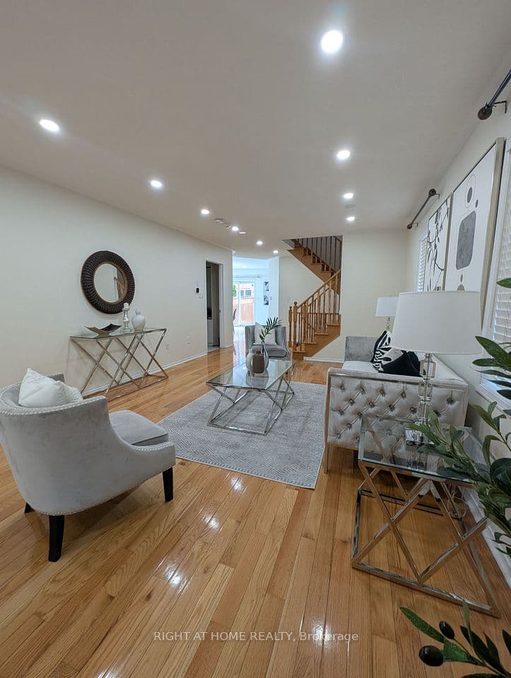 158 Hollywood hill Circle, Vaughan, ON L4H 2P2 – photo 3