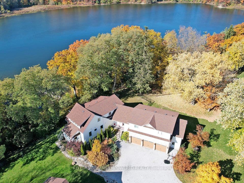 8 Macleod Estate Court, Richmond Hill, ON L4E 0B1 – photo 3