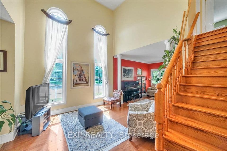 1 Vitlor Drive, Richmond Hill, ON L4E 2Y4 – photo 3