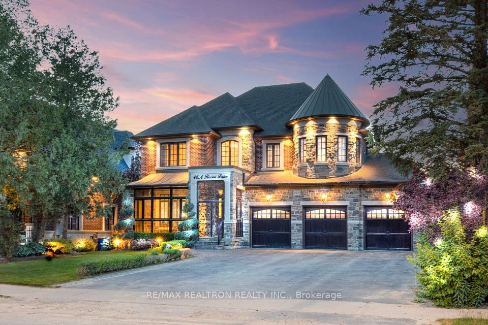 46A Puccini Drive, Richmond Hill, ON L4E 2Y6 – main photo