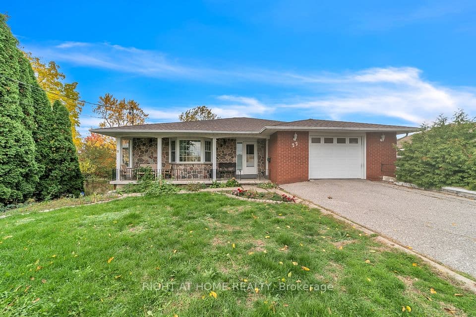 22 Hamilton Drive, Newmarket, ON L3Y 3E8 – photo 2