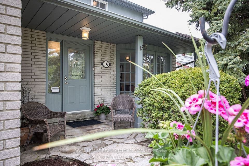 198 Romfield Circuit, Markham, ON L3T 3J1 – photo 2
