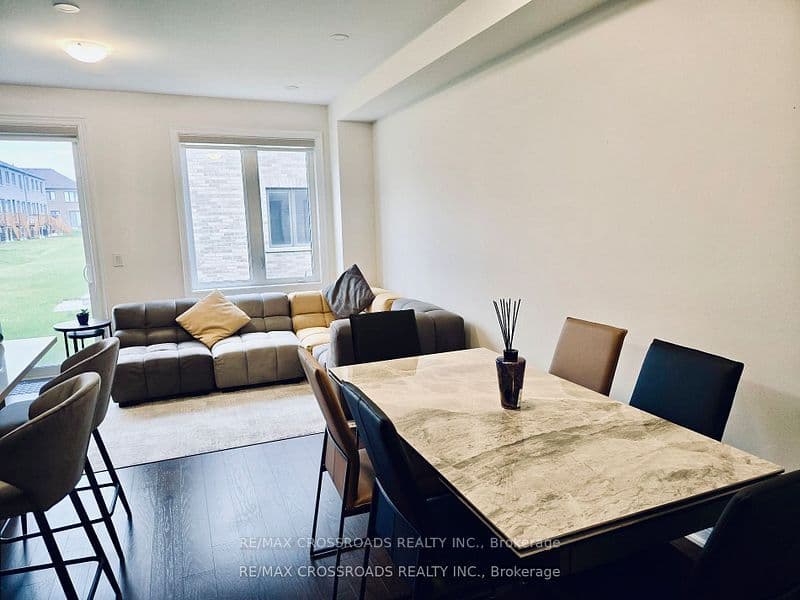 12 SCHMELTZER Crescent, Richmond Hill, ON L4E 1A2 – photo 2