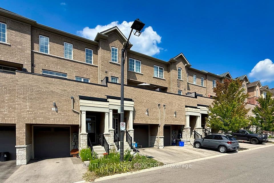 227 Harding Park Street, Newmarket, ON L3Y 0E3 – photo 2