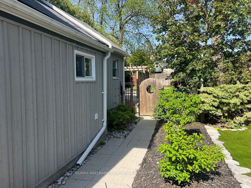 119 Temperance Street, Aurora, ON L4G 2R2 – photo 2