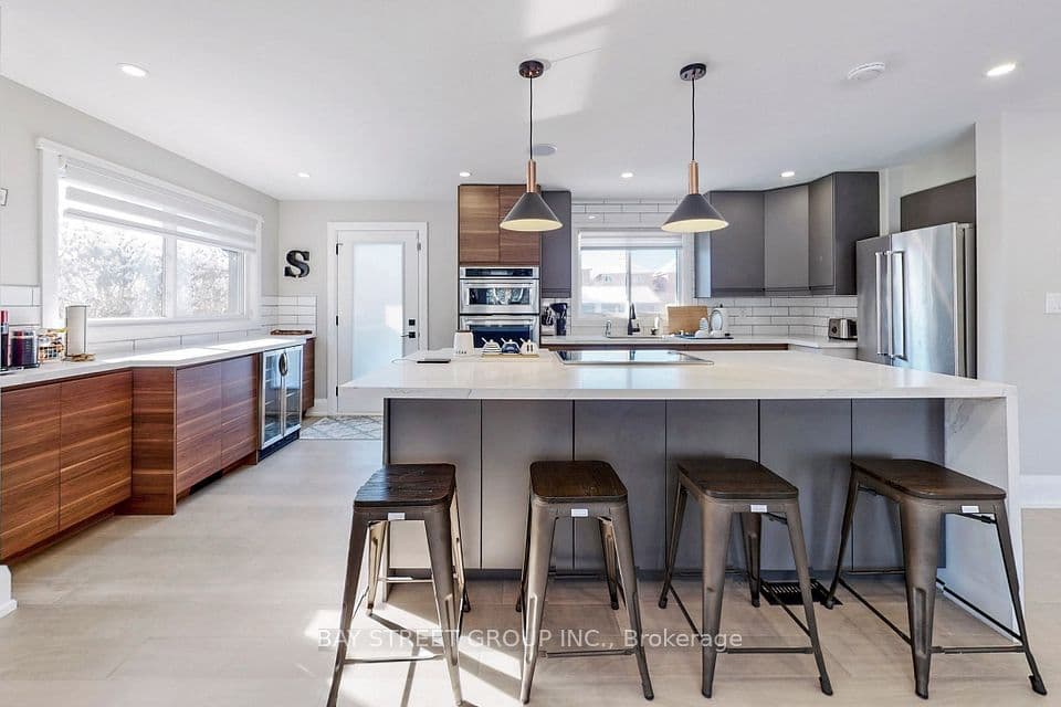 646 Simcoe Road, Bradford West Gwillimbury, ON L3Z 4A9 – main photo