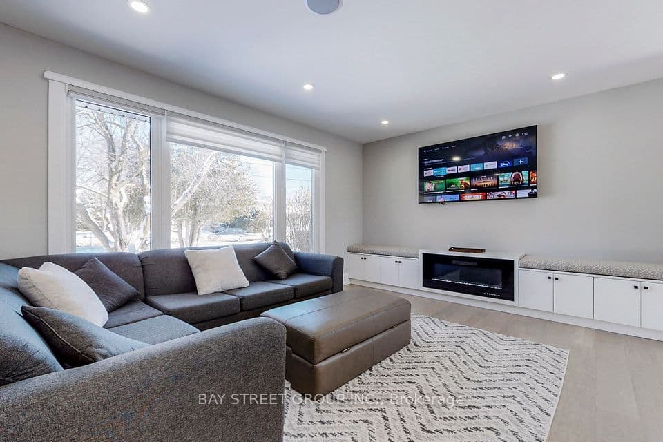646 Simcoe Road, Bradford West Gwillimbury, ON L3Z 4A9 – photo 2