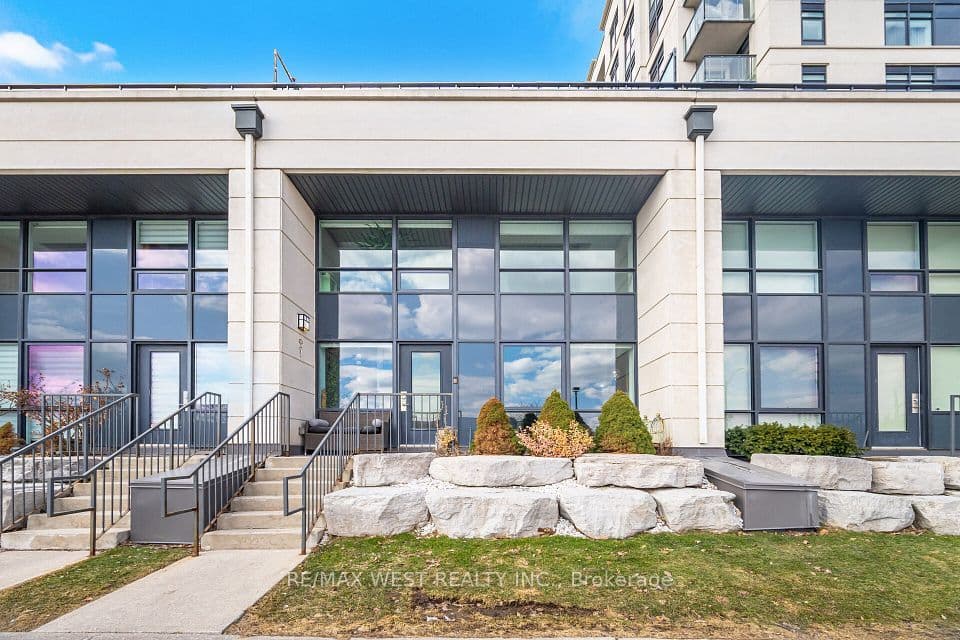 12 Woodstream Boulevard 110, Vaughan, ON L4L 8C3 – main photo