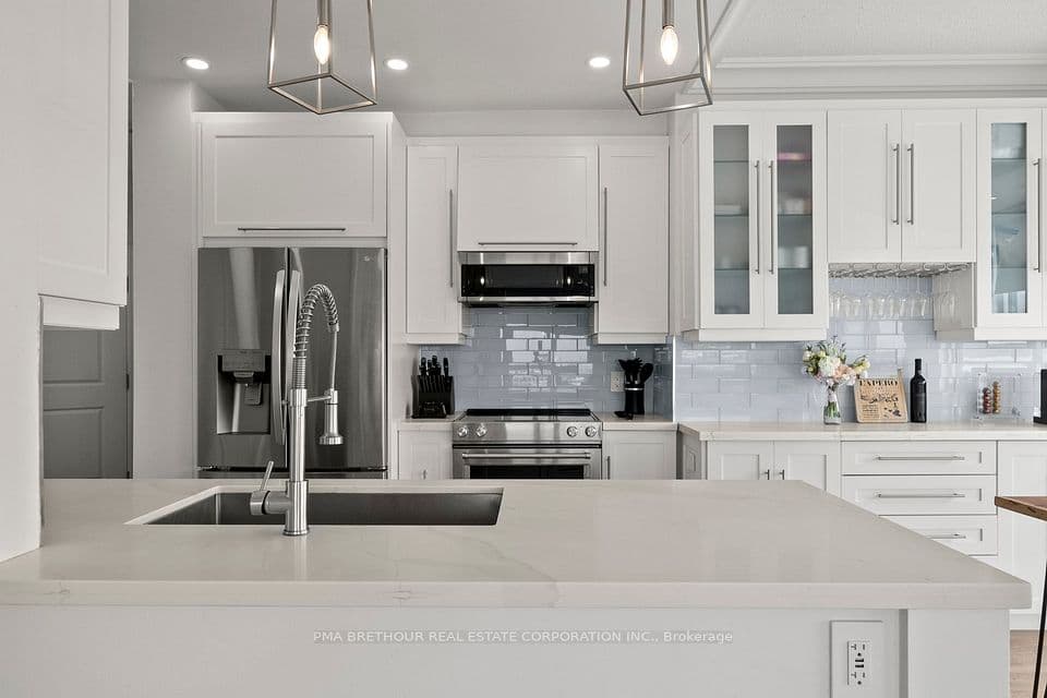 7730 Kipling Avenue 902, Vaughan, ON L4L 1Y9 – photo 2