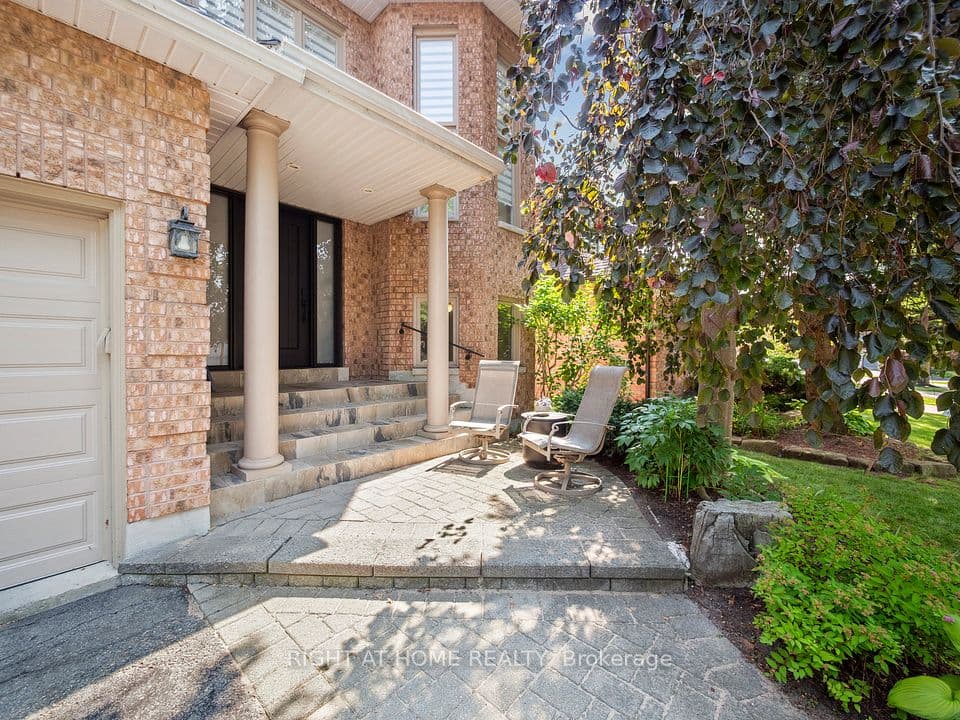 100 Carlyle Crescent, Aurora, ON L4G 6P7 – photo 3