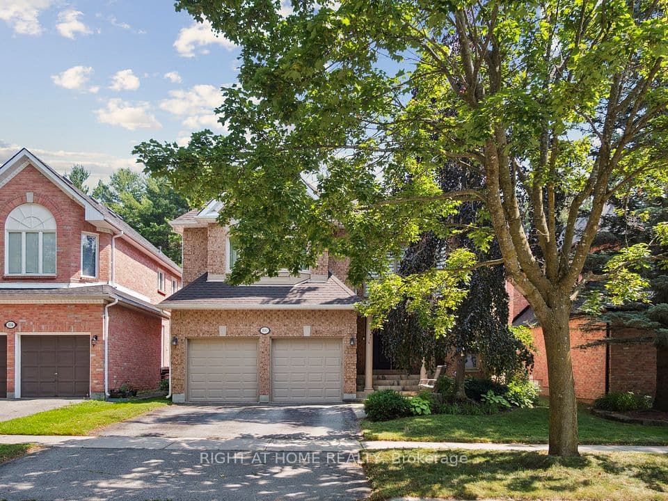 100 Carlyle Crescent, Aurora, ON L4G 6P7 – photo 2