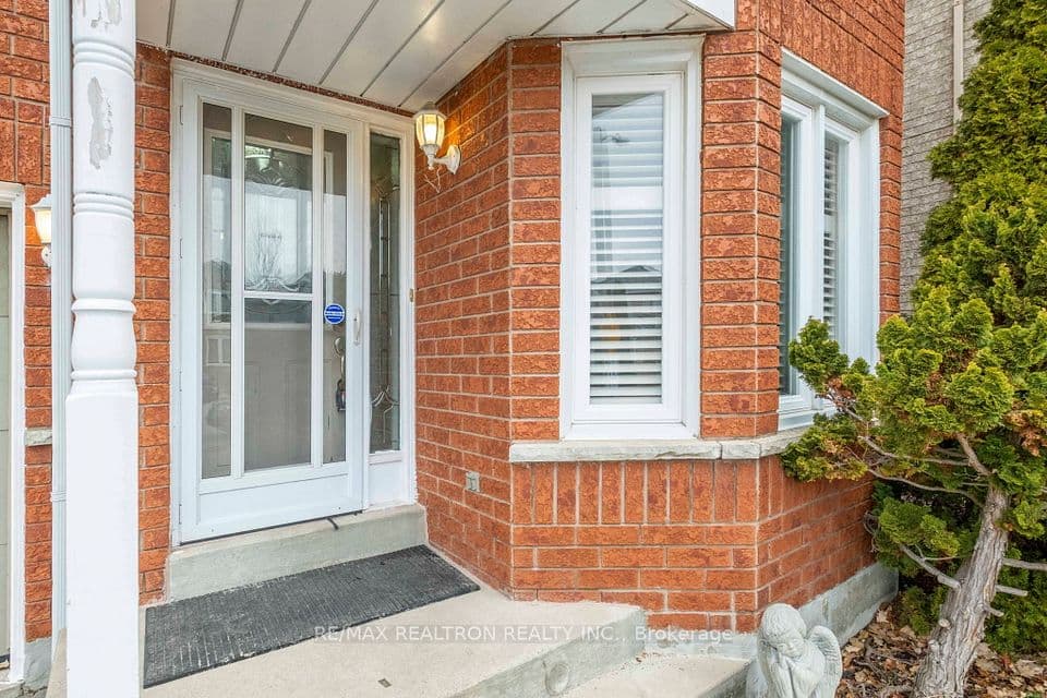68 Lavender Place, Vaughan, ON L4L 9B3 – photo 3