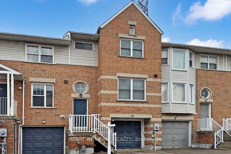 18 Brandy Lane Way, Newmarket, ON L3Y 8P7 – main photo