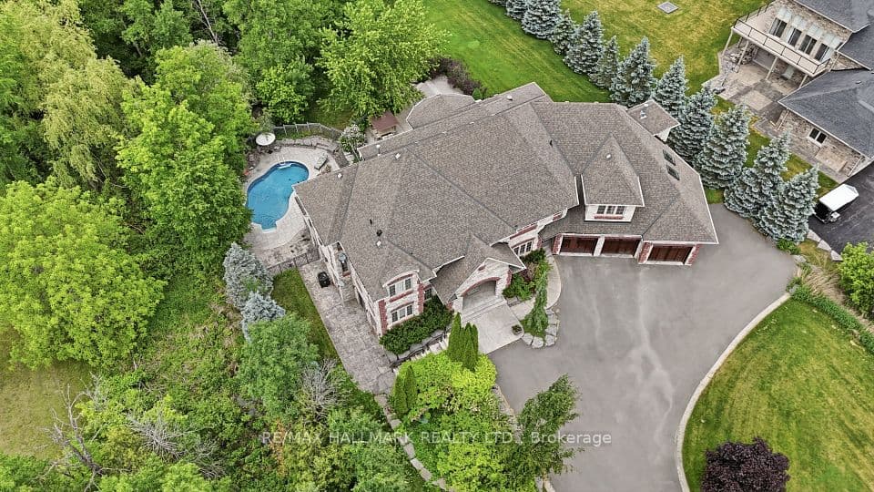 206 Churchill Avenue, King, ON L7B 0G9 – photo 2
