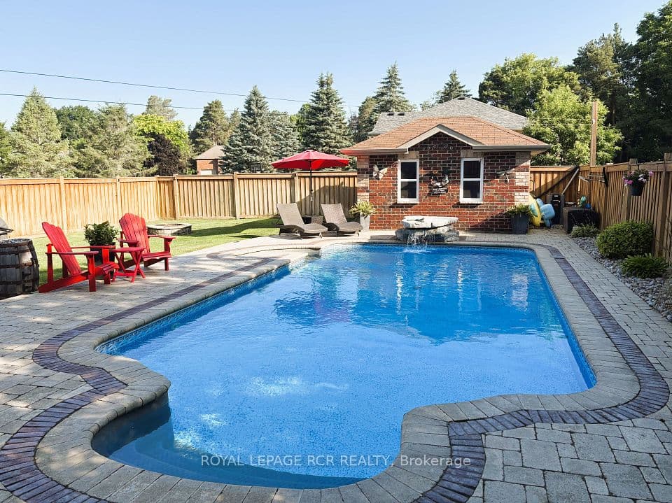 10 Fisher Drive, Adjala-Tosorontio, ON L0M 1J0 – main photo