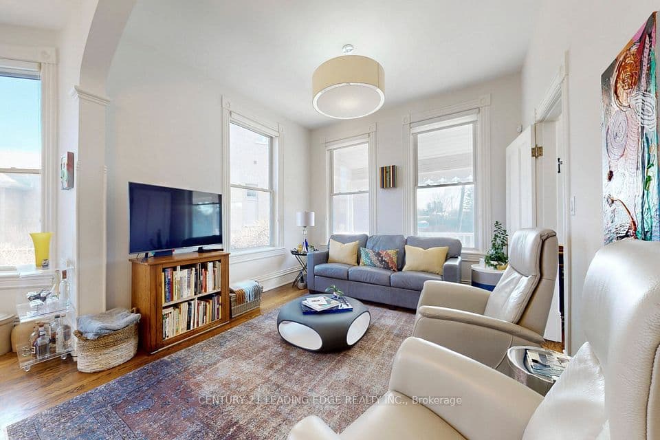 33 HIGH Street, Georgina, ON L0E 1R0 – photo 3