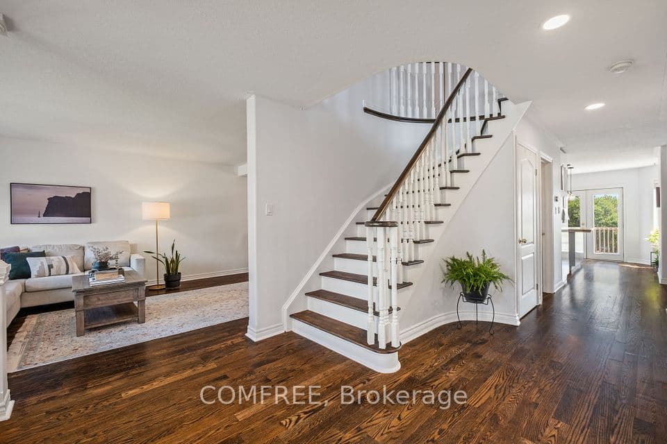 31 Metcalfe Drive, Bradford West Gwillimbury, ON L3Z 3C8 – photo 3