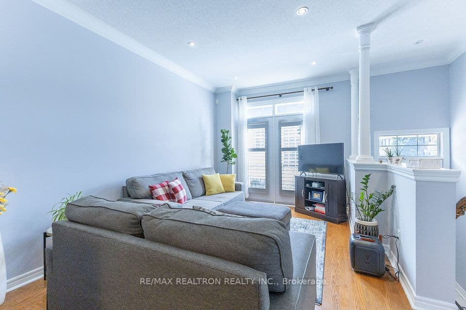 6 Leonard Street 35, Richmond Hill, ON L4C 0L6 – photo 3
